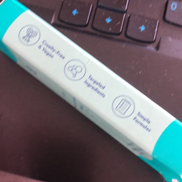 Beauty Bay Hydrating Eye Treatment Caffeine + Peptides - Picture 5 of 8